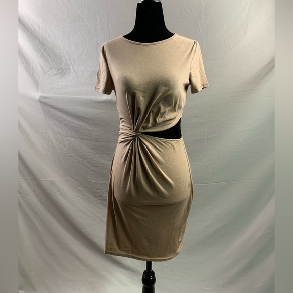 Twist Front Cut Out Dress - Picture 6 of 7